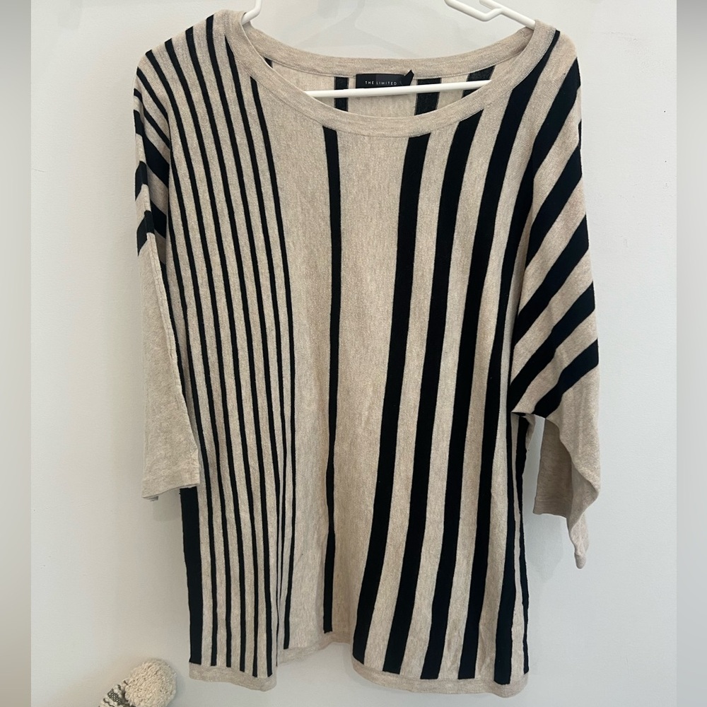 The Limited 3/4 Sleeve Top - Picture 1 of 3